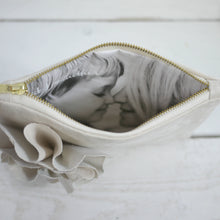 Load image into Gallery viewer, Suede flower photo purse
